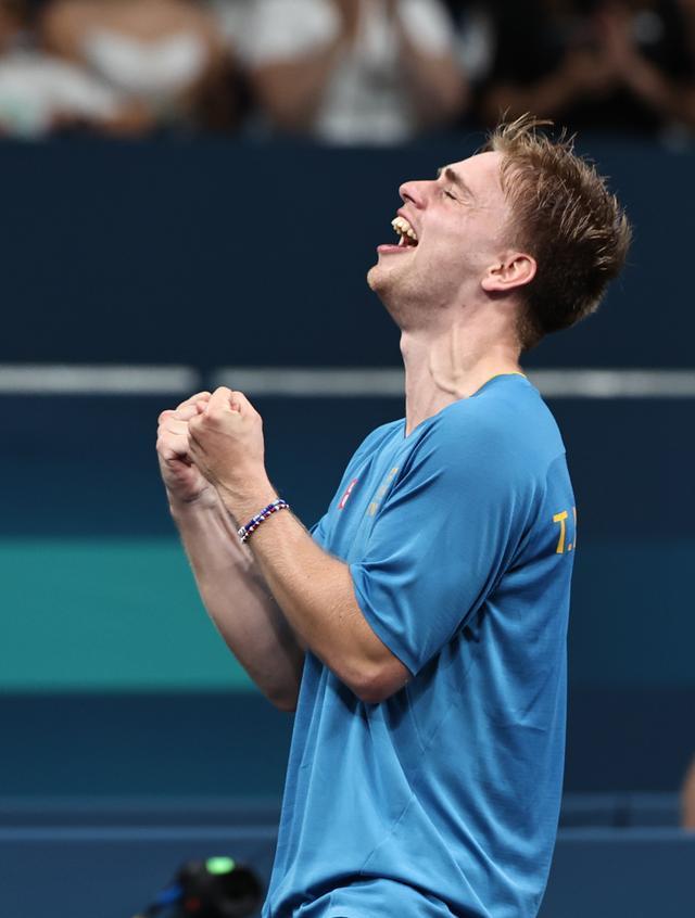 具有鲜明的 具有鲜明的